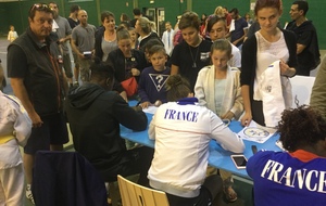 Séance de dédicaces France Féminines 16 juin 2016